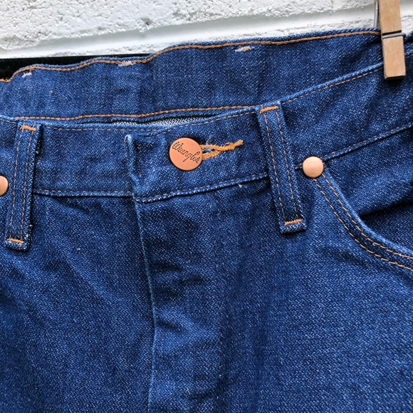 Wrangler High Waisted Mom Jeans - Picture 3 of 4